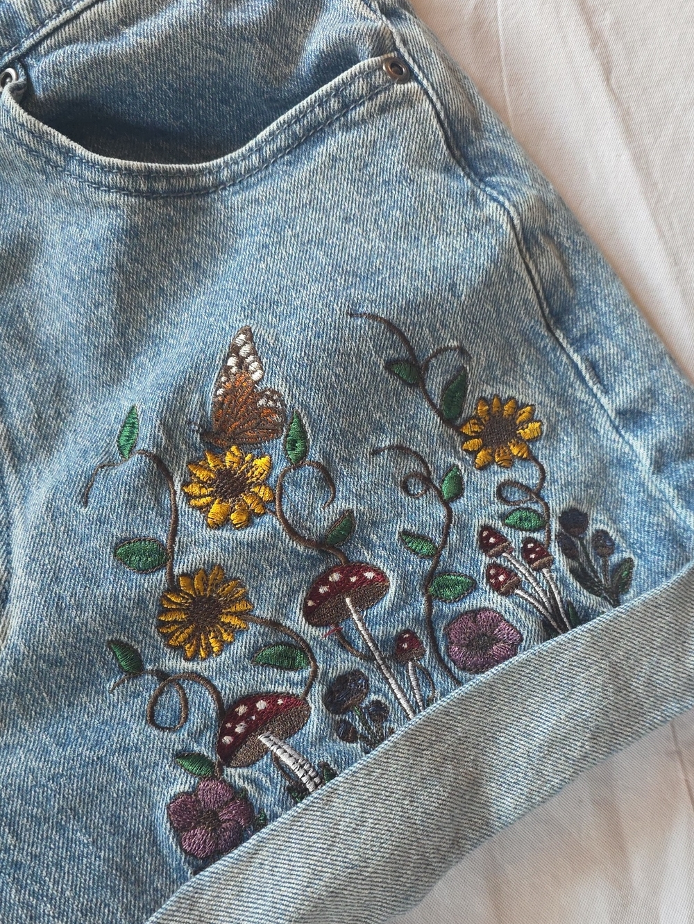 Hot Topic Thorn & Fable Ghost Sunflower Embroidered Denim Mom Shorts 5 - Picture 3 of 12